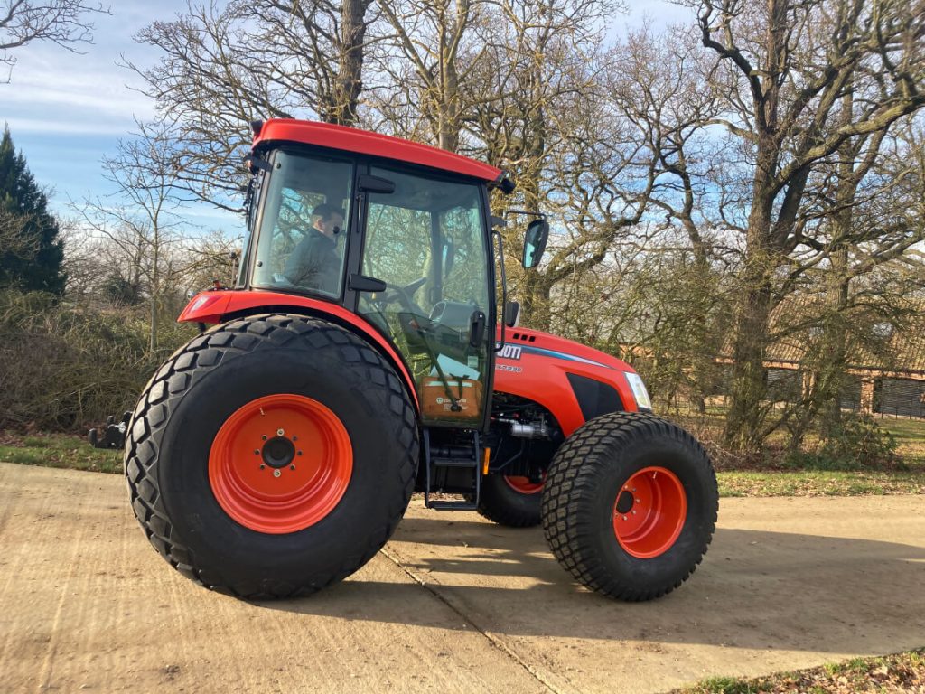 compra tractor kioti rx7330 pc en Tarragona benissanet (3)
